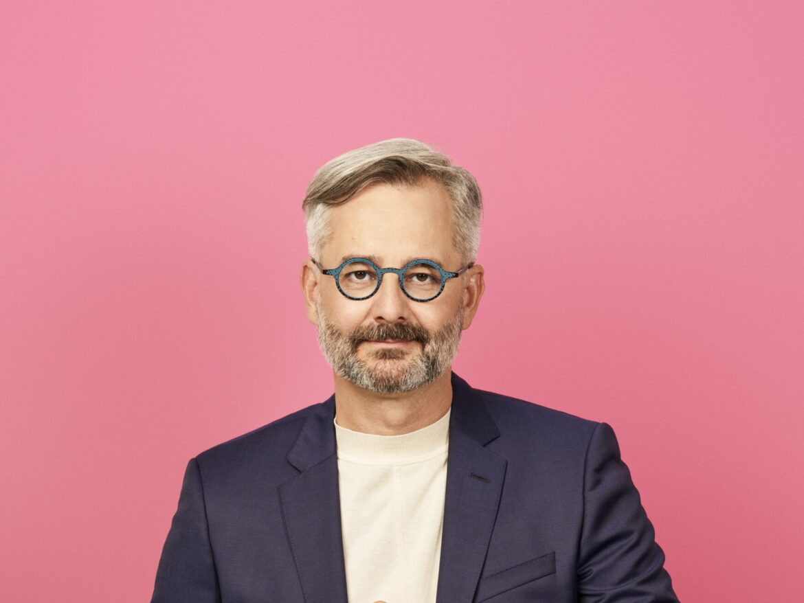 Albert-Laszlo-Barabasi-scaled-e1741627564294.jpg